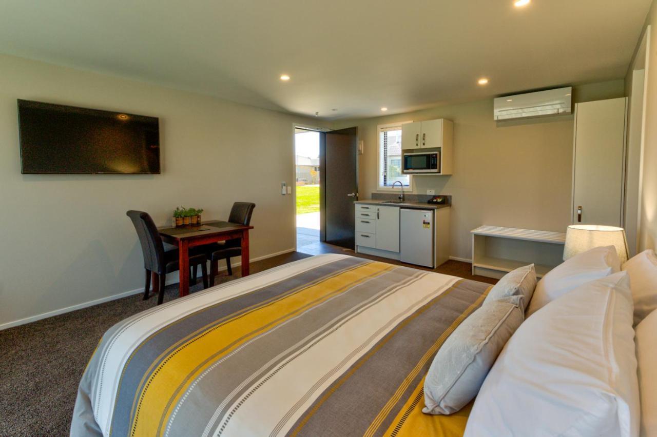 Annies On Milford Motel Te Anau Exterior photo