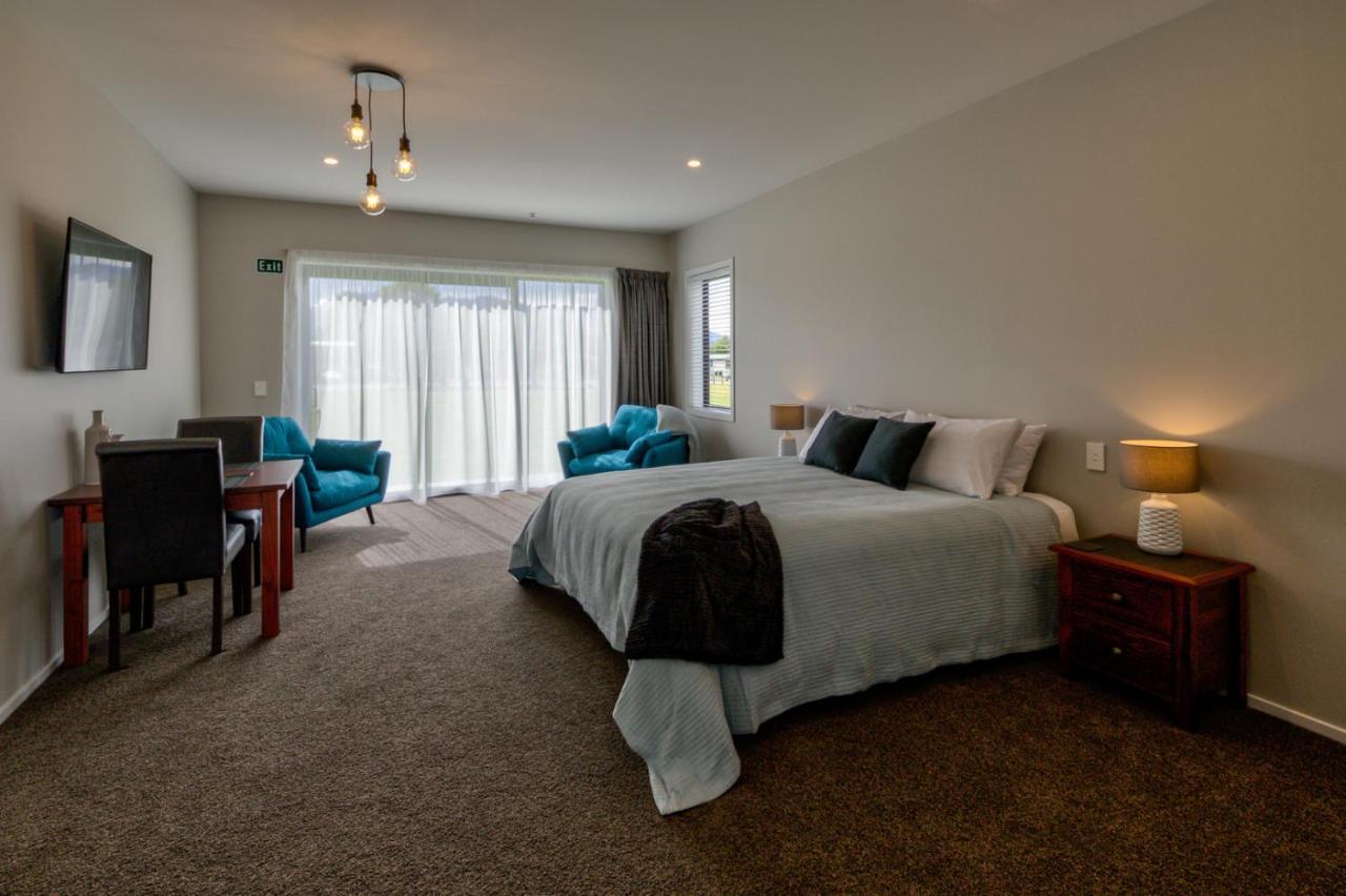 Annies On Milford Motel Te Anau Exterior photo