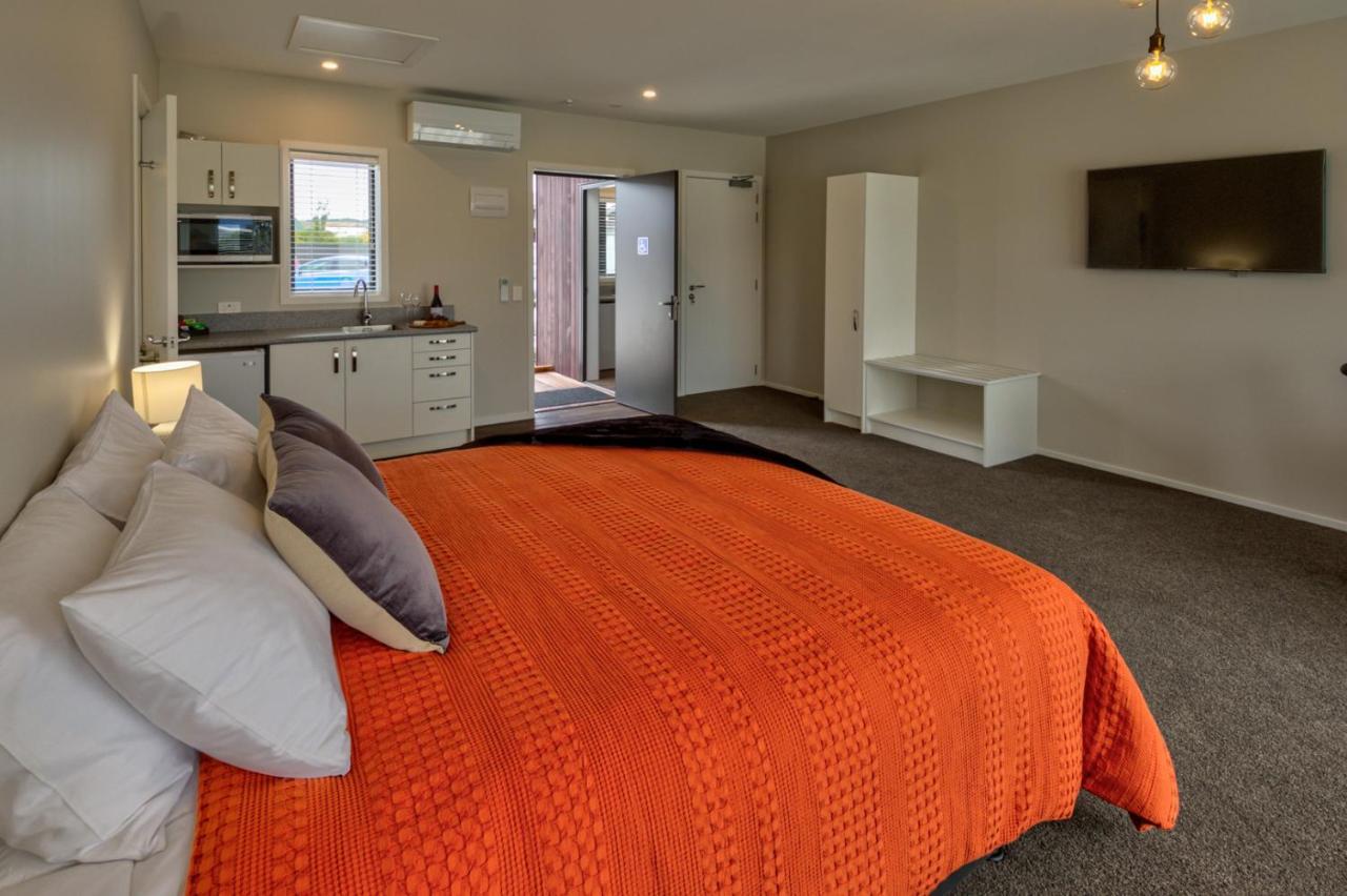 Annies On Milford Motel Te Anau Exterior photo