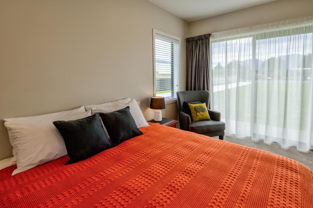 Annies On Milford Motel Te Anau Exterior photo