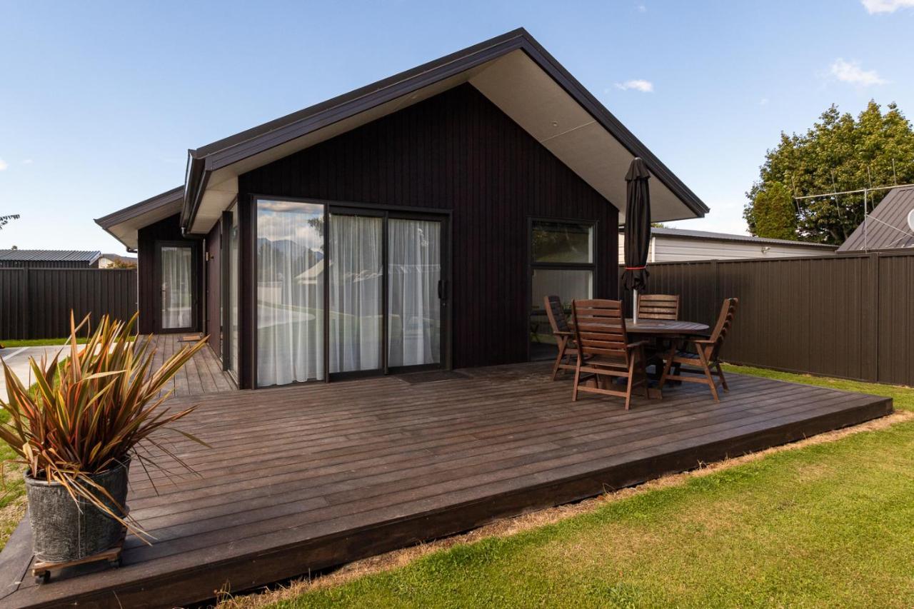 Annies On Milford Motel Te Anau Exterior photo